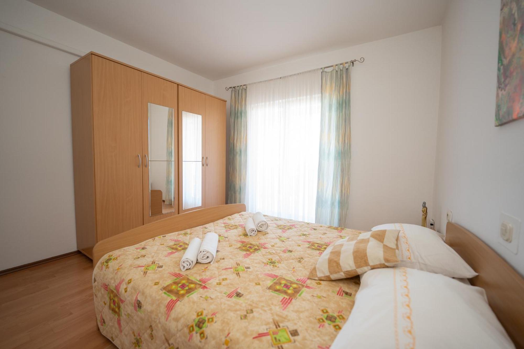 נובליה Apartments Biserka מראה חיצוני תמונה
