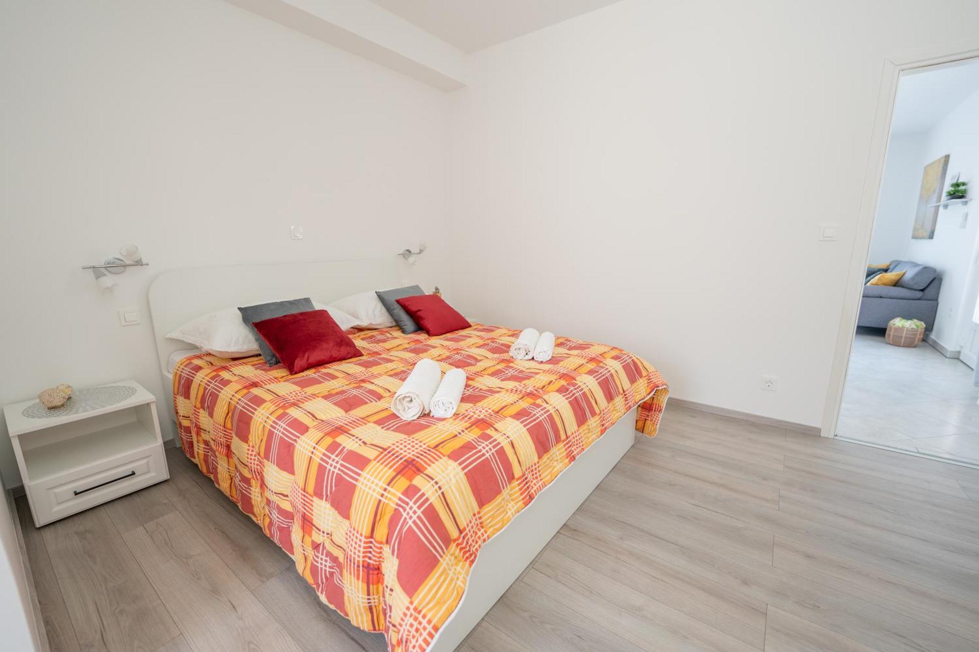 נובליה Apartments Biserka מראה חיצוני תמונה