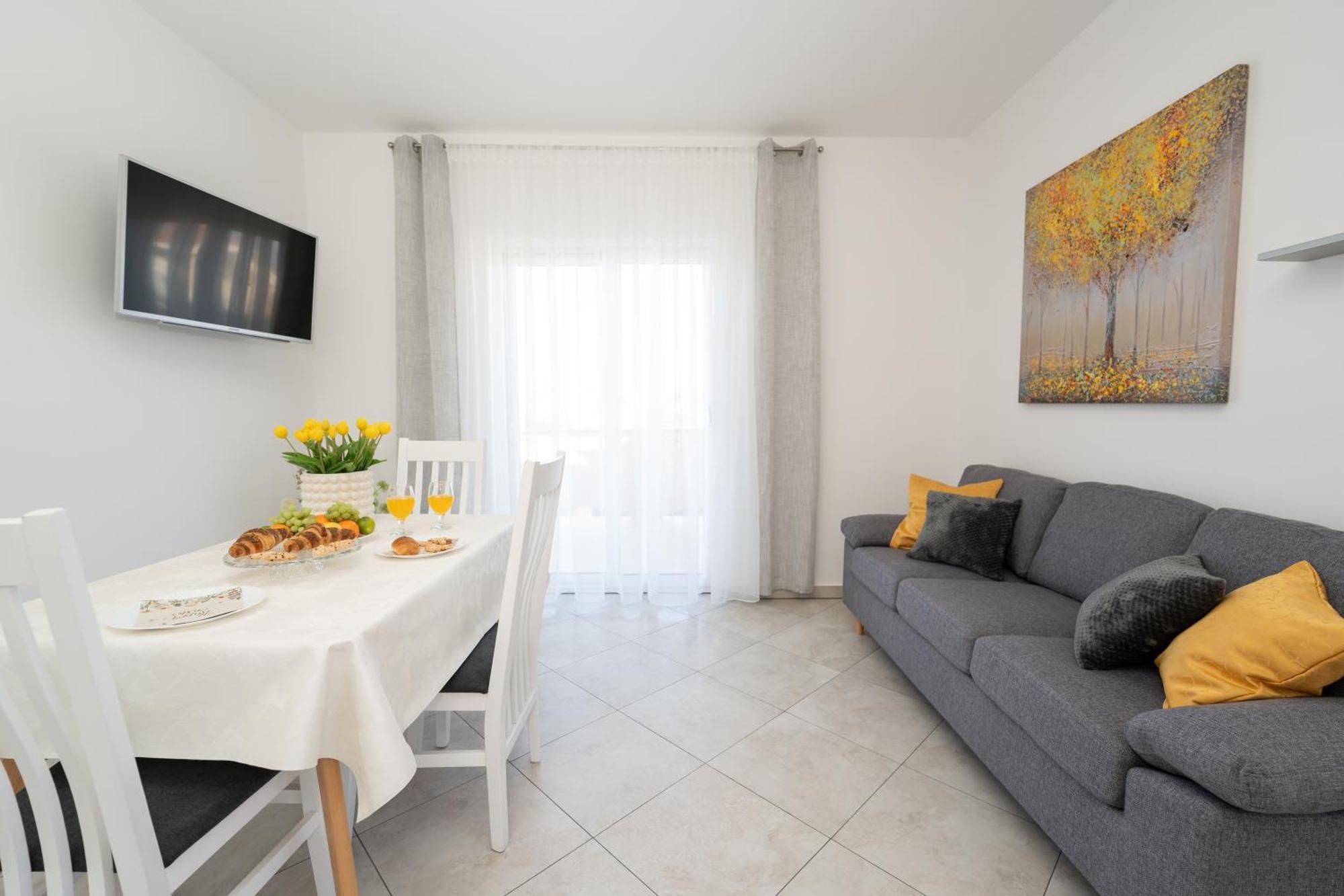 נובליה Apartments Biserka מראה חיצוני תמונה